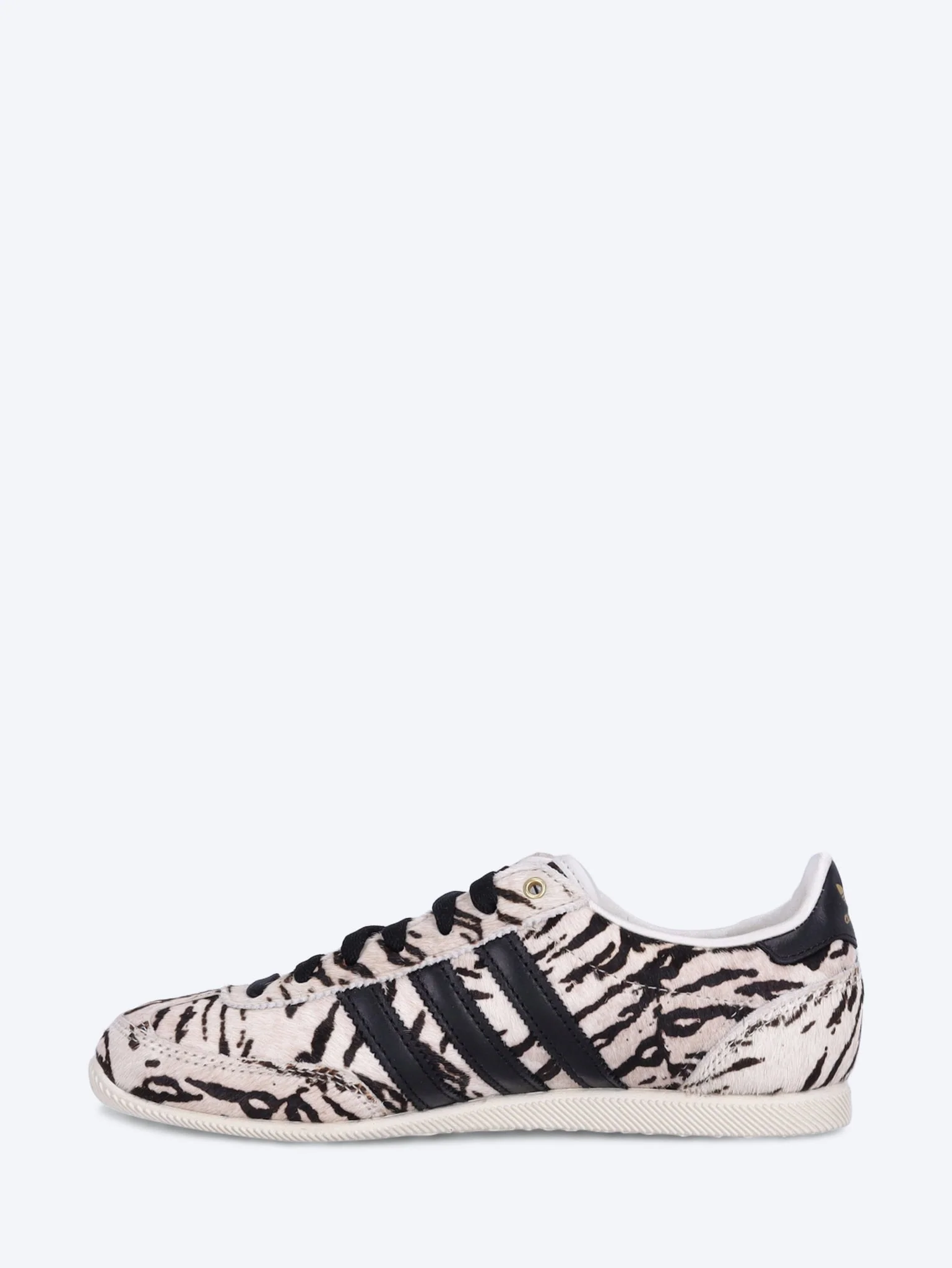 Japan w sneakers - Image 4