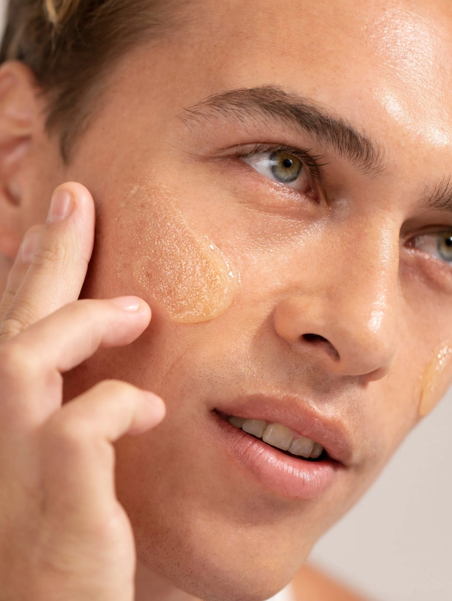 Cloudberry exfoliating jelly cleanser 120ml - Image 5