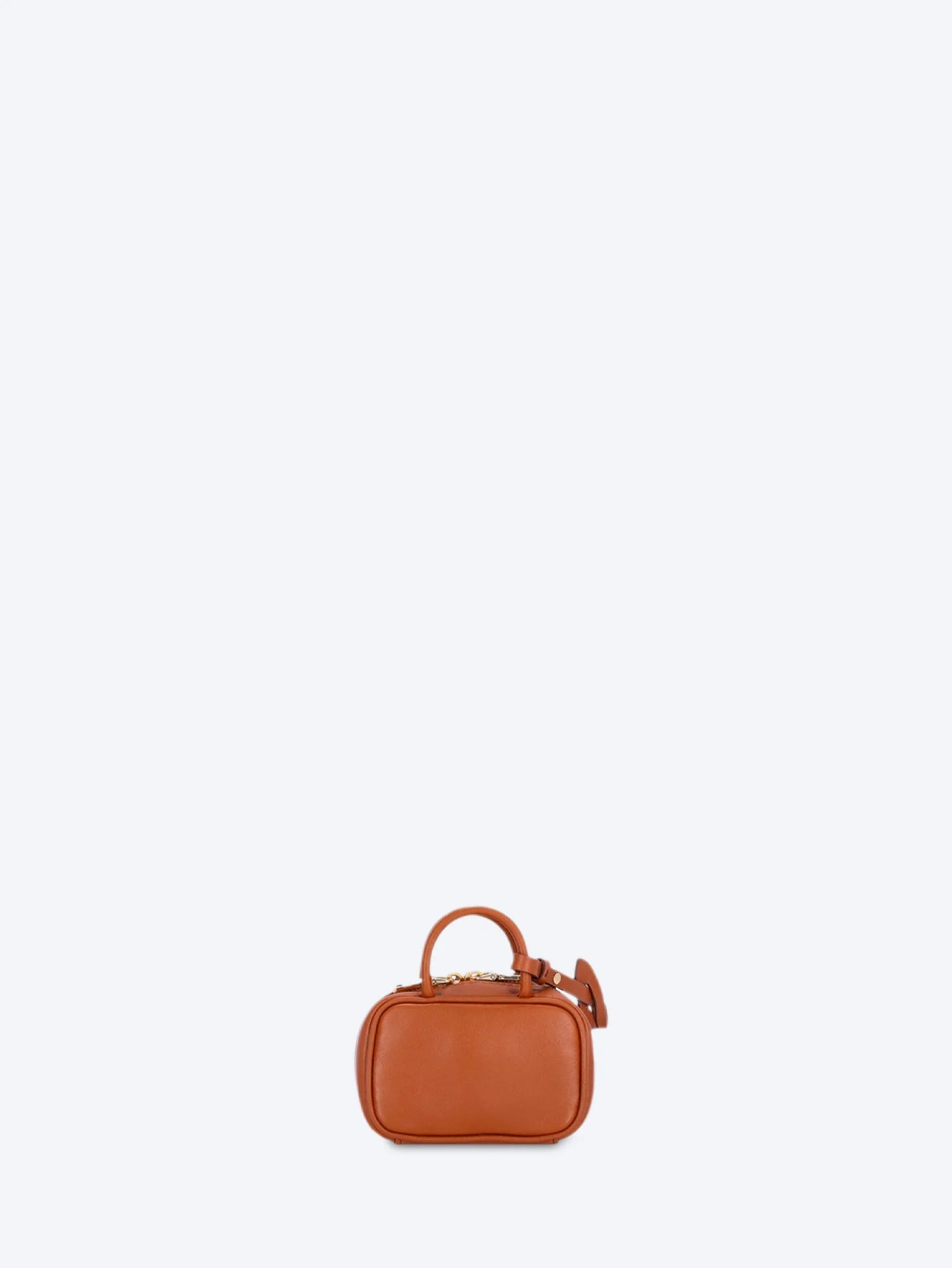 Beau leather micro-bag trick - Image 4