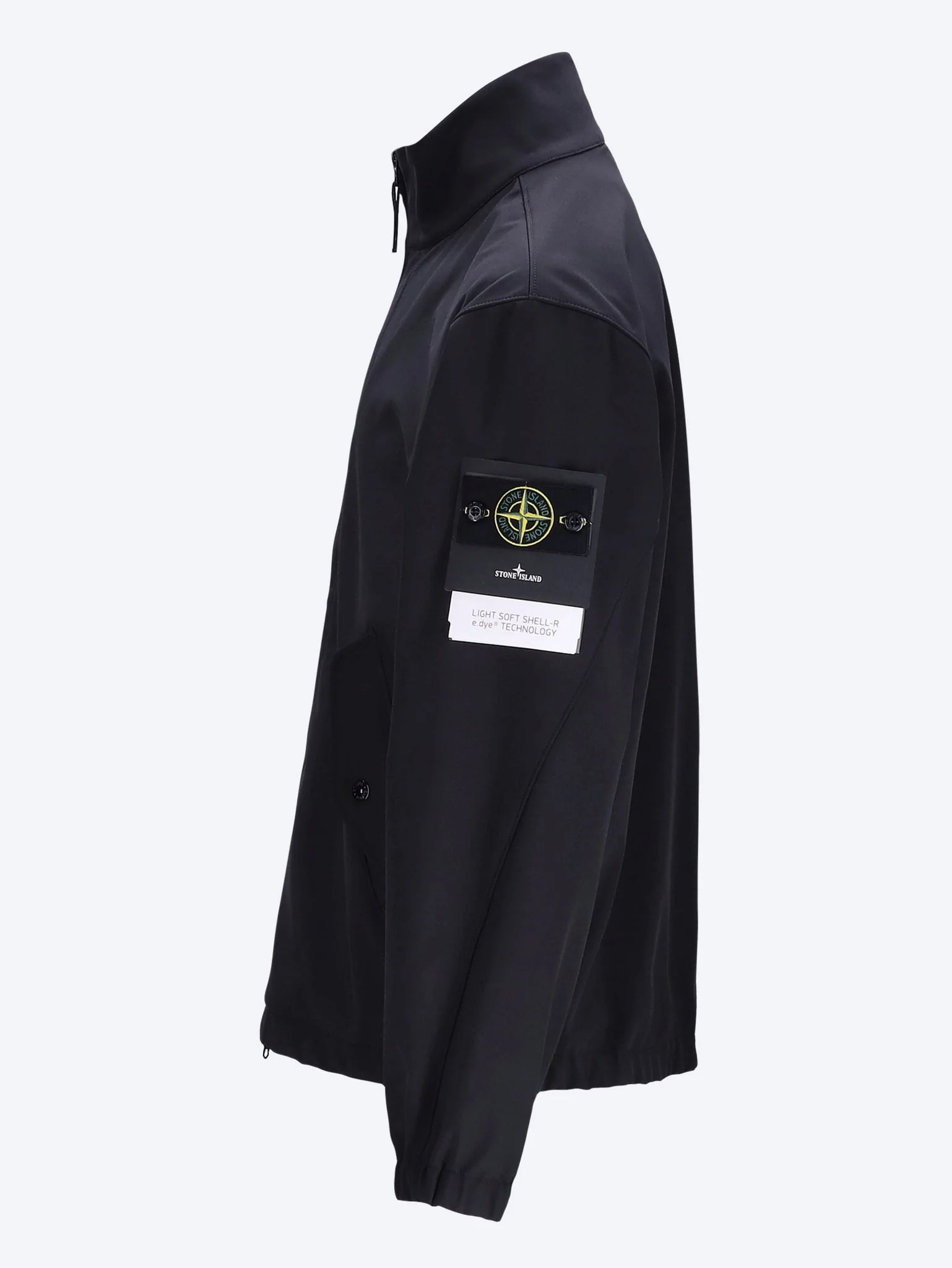 Technology in recycled polyester jacket - Image 2