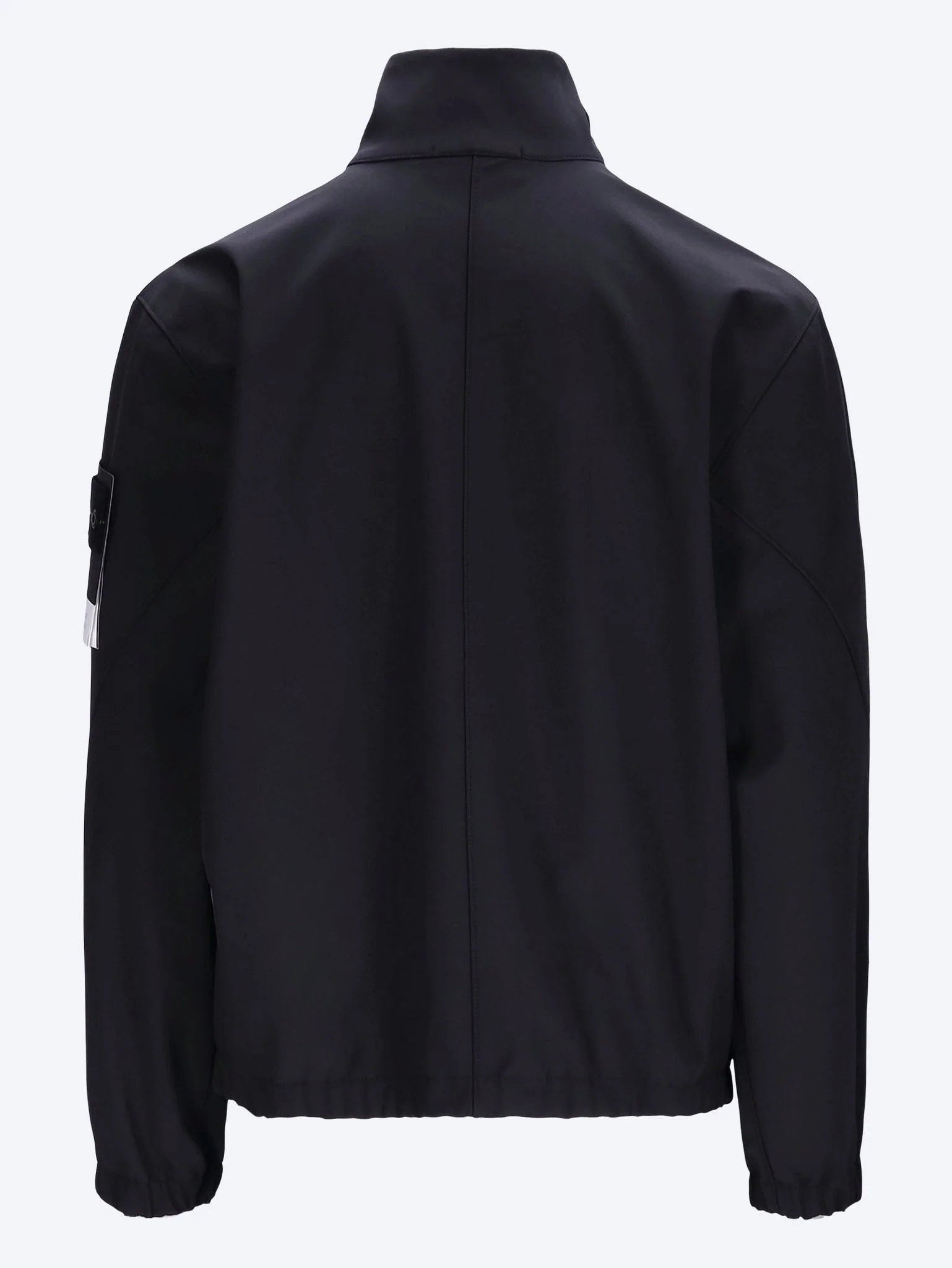 Technology in recycled polyester jacket - Image 3